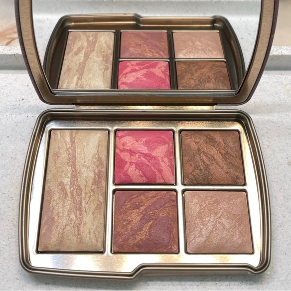 Hourglass ~ ‘UNIVERSE’ Ambient Lighting Edit Palette ~ FS, RARE, & HTF ~ NIB - Picture 7 of 16